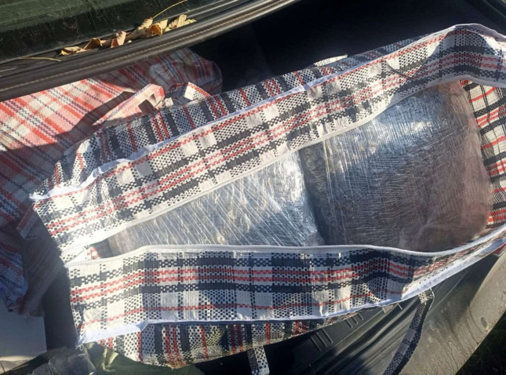 Dačić: Policija u Kraljevu uhapsila jednu osobu i zaplenila 20 kg marihuane