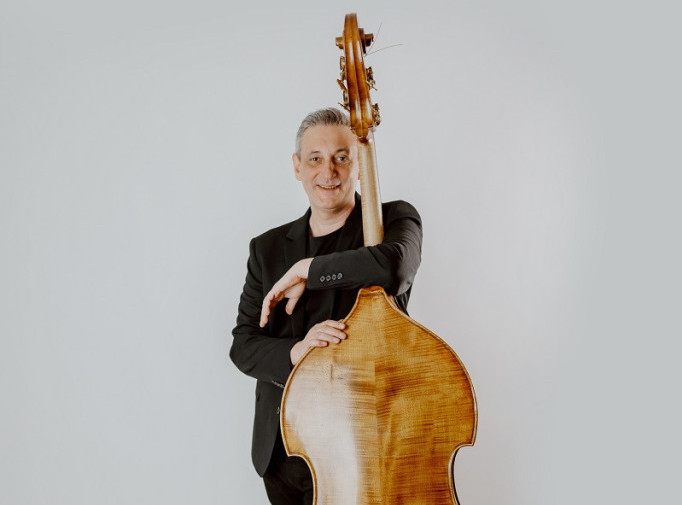 Kontrabasista i kompozitor Nenad Vasilić započeo novo muzičko poglavlje - snima duete sa vokalima Balkan