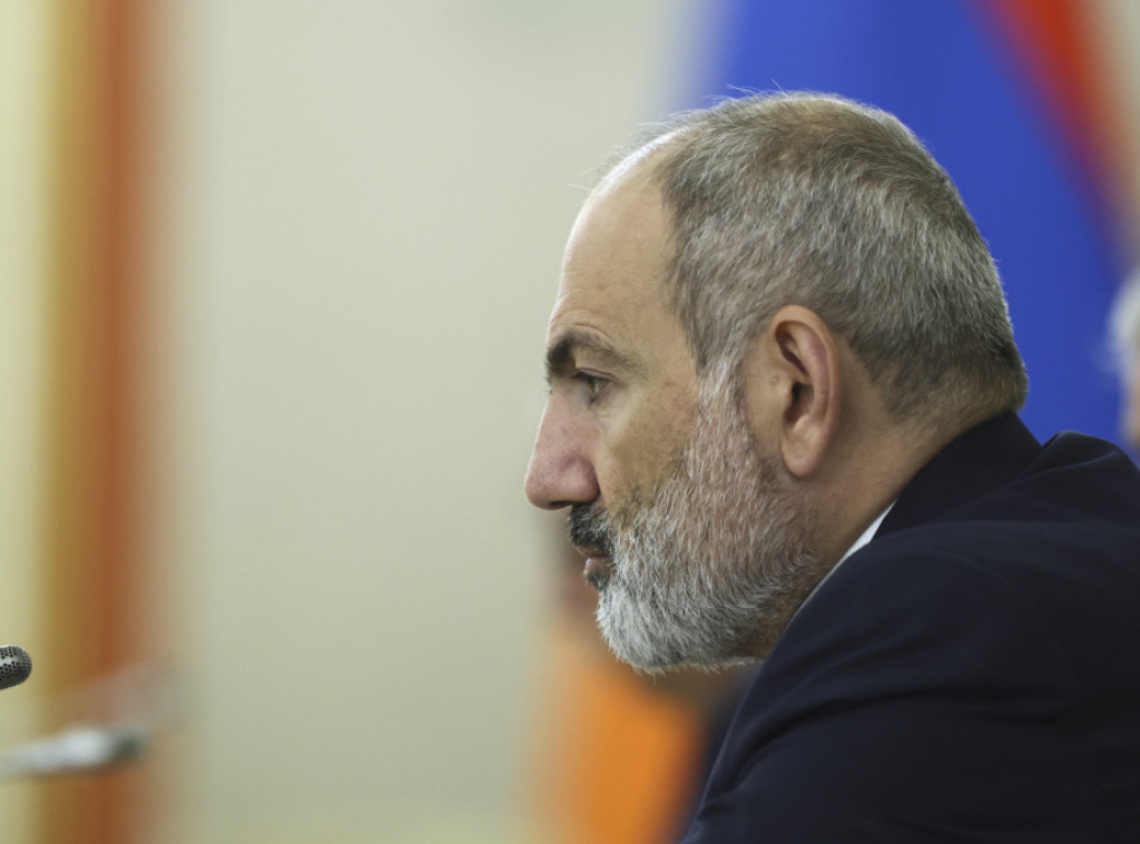 Premijer Jermenije pozvao na uklanjanje poglavara Jermenske pravoslavne crkve