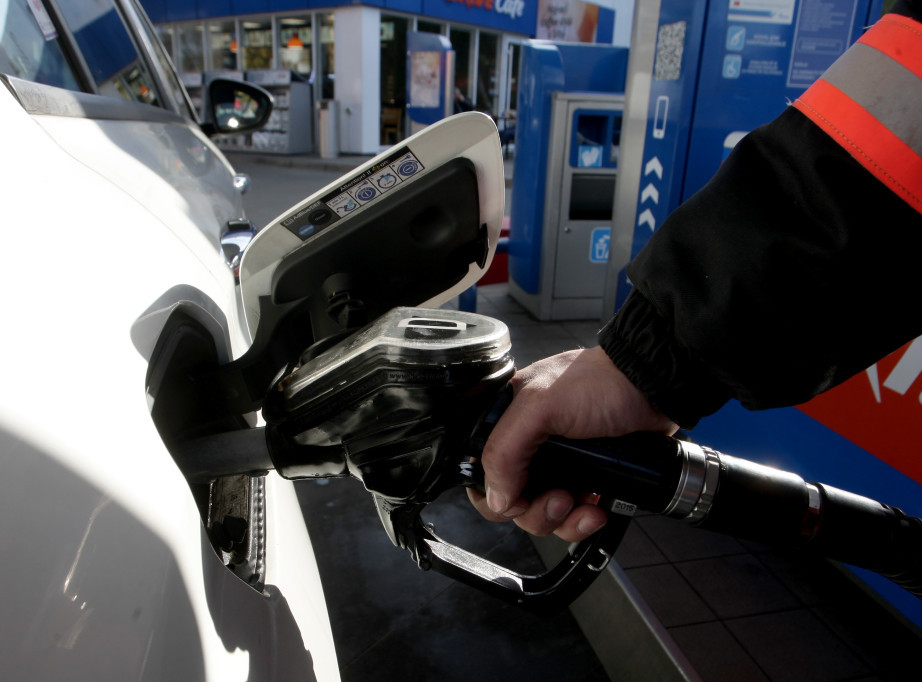 Dizel i benzin jeftiniji za četiri dinara, nove cene goriva u četvrtak