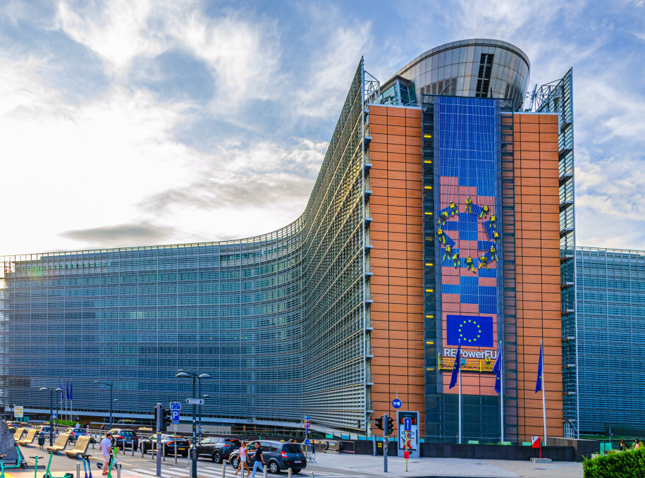 Evropska komisija otpustila visokog zvaničnika zbog sukoba interesa