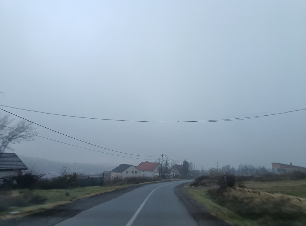 Svi putevi u Srbiji prohodni i bez snega, moguća mestimična poledica, odroni i magla