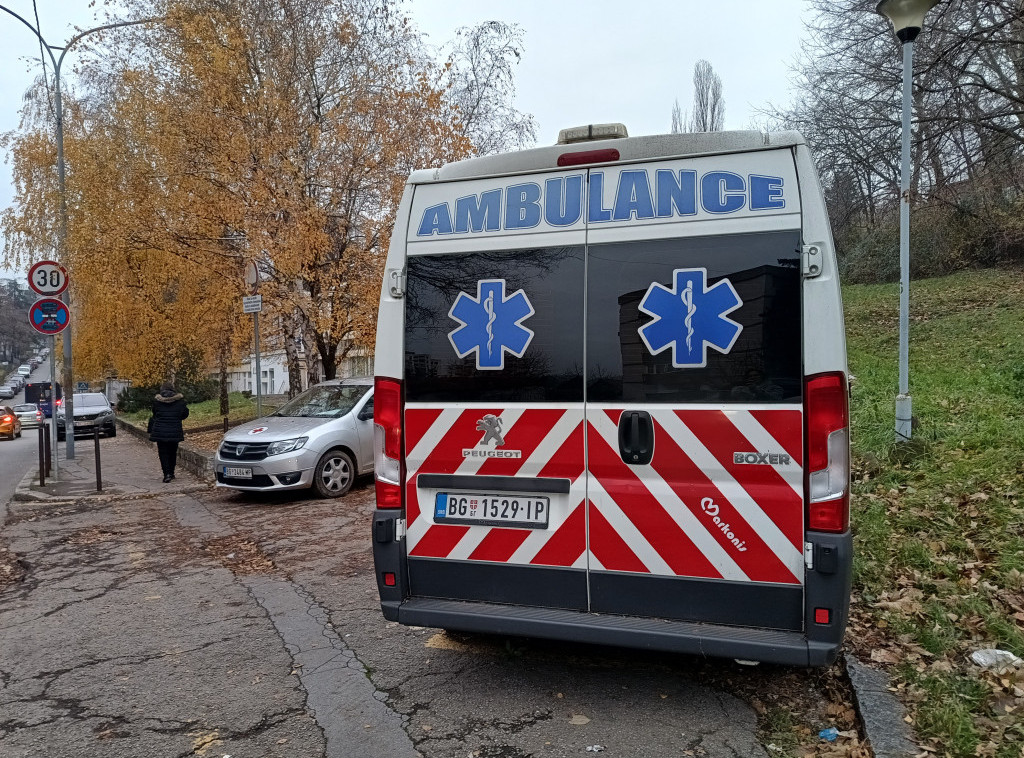 Hitna pomoć: Jedna osoba lakše povređena u saobraćajnoj nezgodi u Sremčici