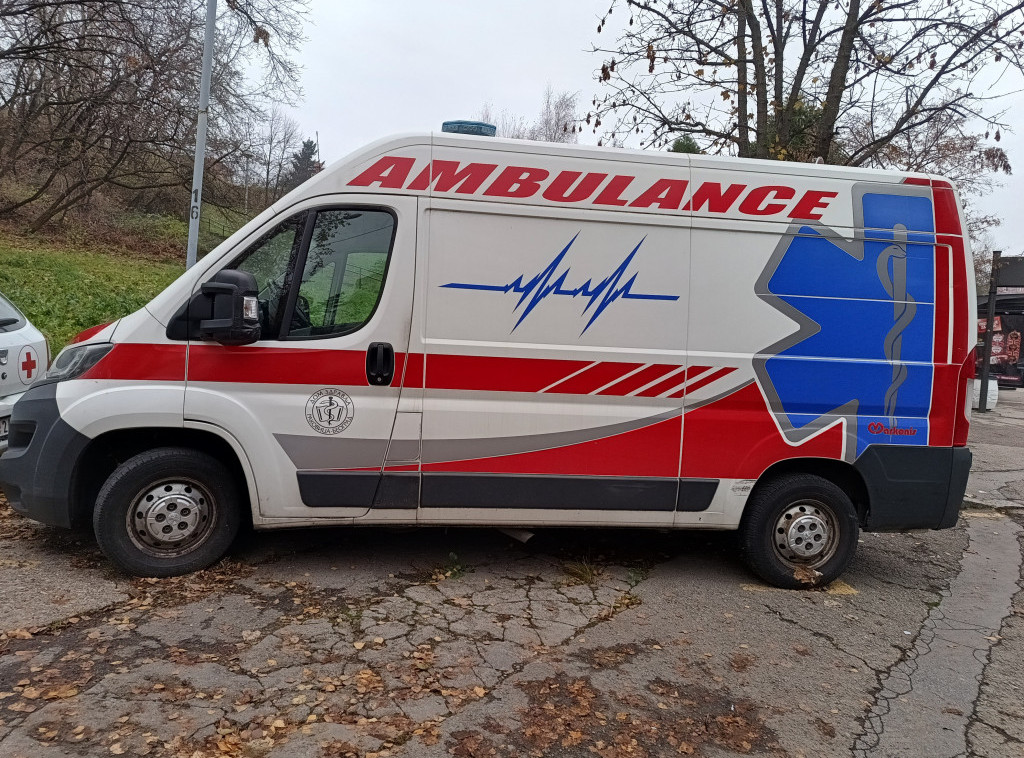 Hitna pomoć: Oboren pešak na Voždovcu, sa lakšim povredama prevezen u bolnicu