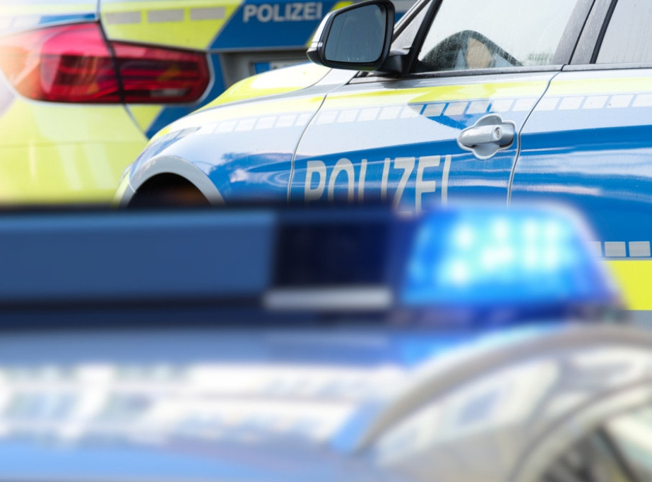 Stariji muškarac naleteo kolima na ljude na pijaci u Nemačkoj, petoro povređeno