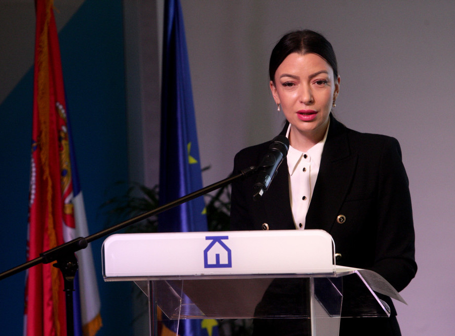Adrijana Mesarović prisustvovala otvaranju izložbe u Narodnom muzeju u Aranđelovcu