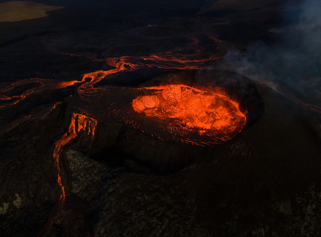 Reunion: Ne prestaju erupcije vulkana Piton de la Furnez na ostrvu Reunion