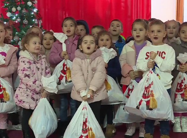 Počela podela paketića na Opštini Stari grad