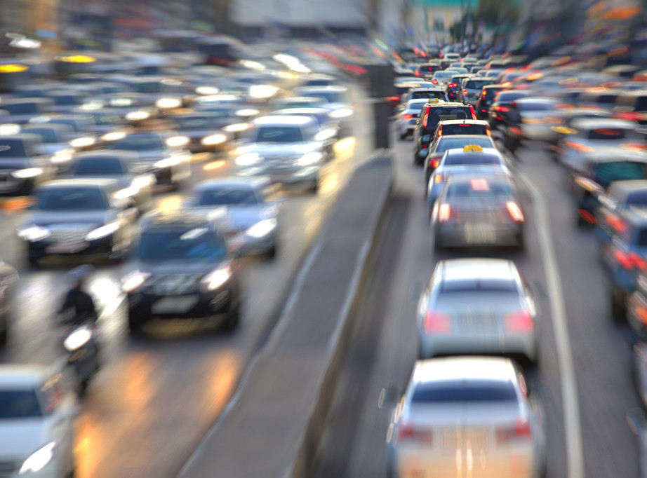 Holandija: Zbog tuče vozača nasred autoputa formirala se kolona od 8 kilometara