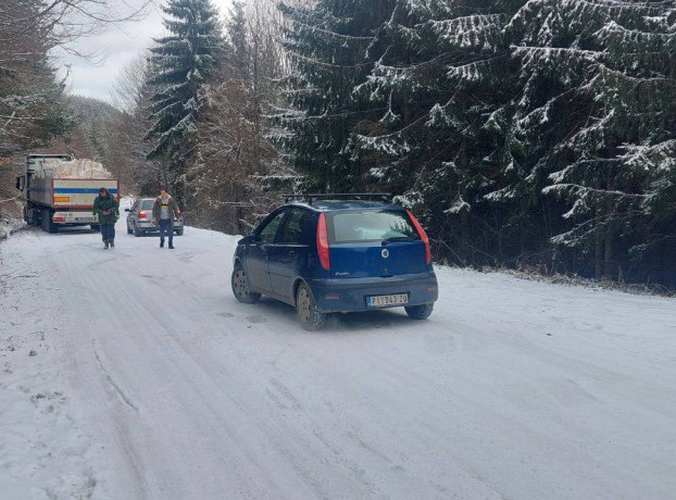 Zaledjeni planinski putevi na Staroj planini, otežan saobraćaj