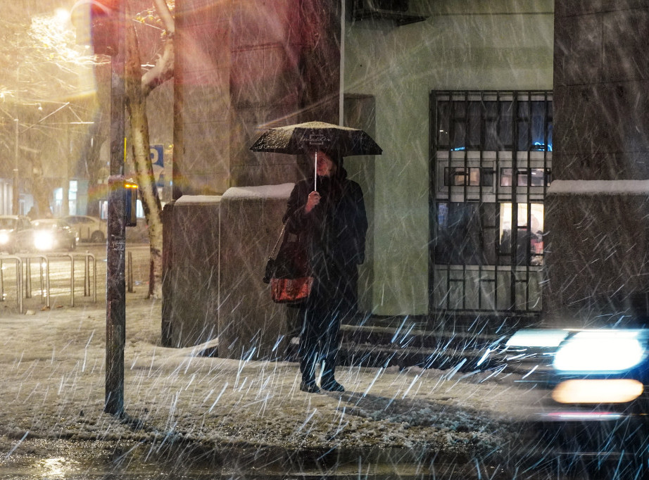 RHMZ: Upozorenje na obilne padavine, na planinama sneg, na snazi crveni meteo-alarm