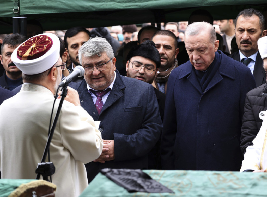 Predsednik Turske sa suprugom dolazi na sahranu žrtvama požara