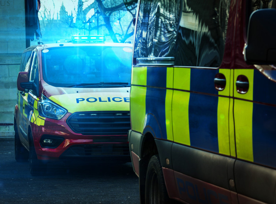 Britanska policija: Podmetanje požara u džamiji je zločin iz mržnje