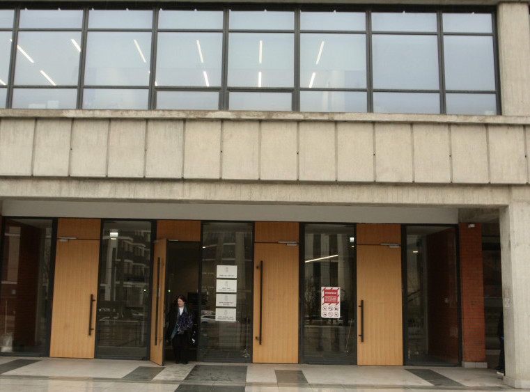 Odložen početak suđenja za napad kod FDU, jedna optužena sklopila sporazum o krivici