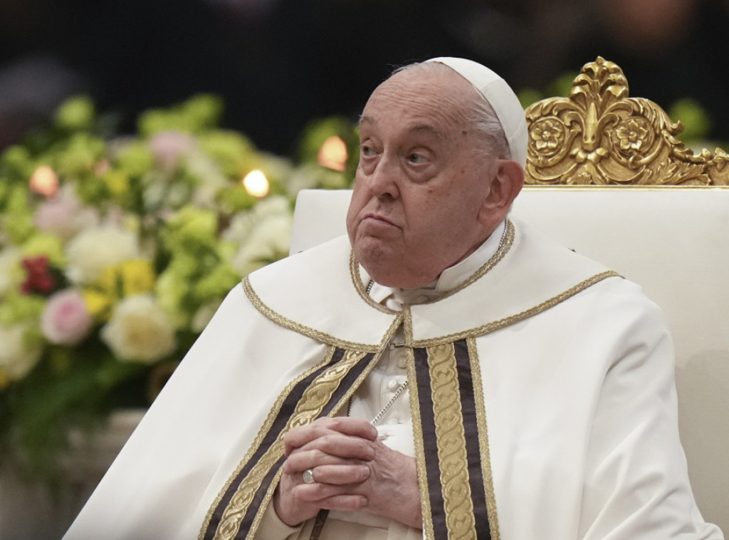 Papa Franja se zahvalio lekarima koji su mu spasili život tokom susreta u Vatikanu