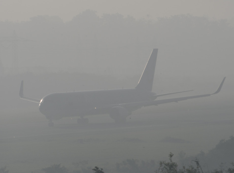Nemačka: Na aerodromu u Minhenu 500 putnika zarobljeno u avionima