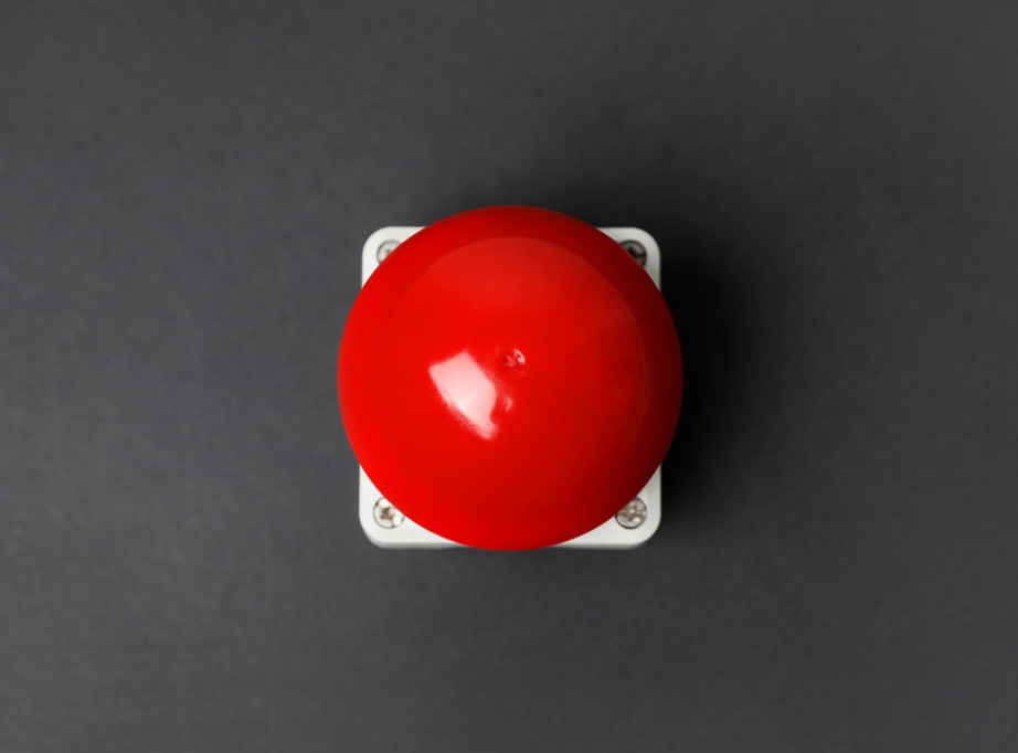 Engleska: Popularna plaža evakuisana zbog sumnjive bombe