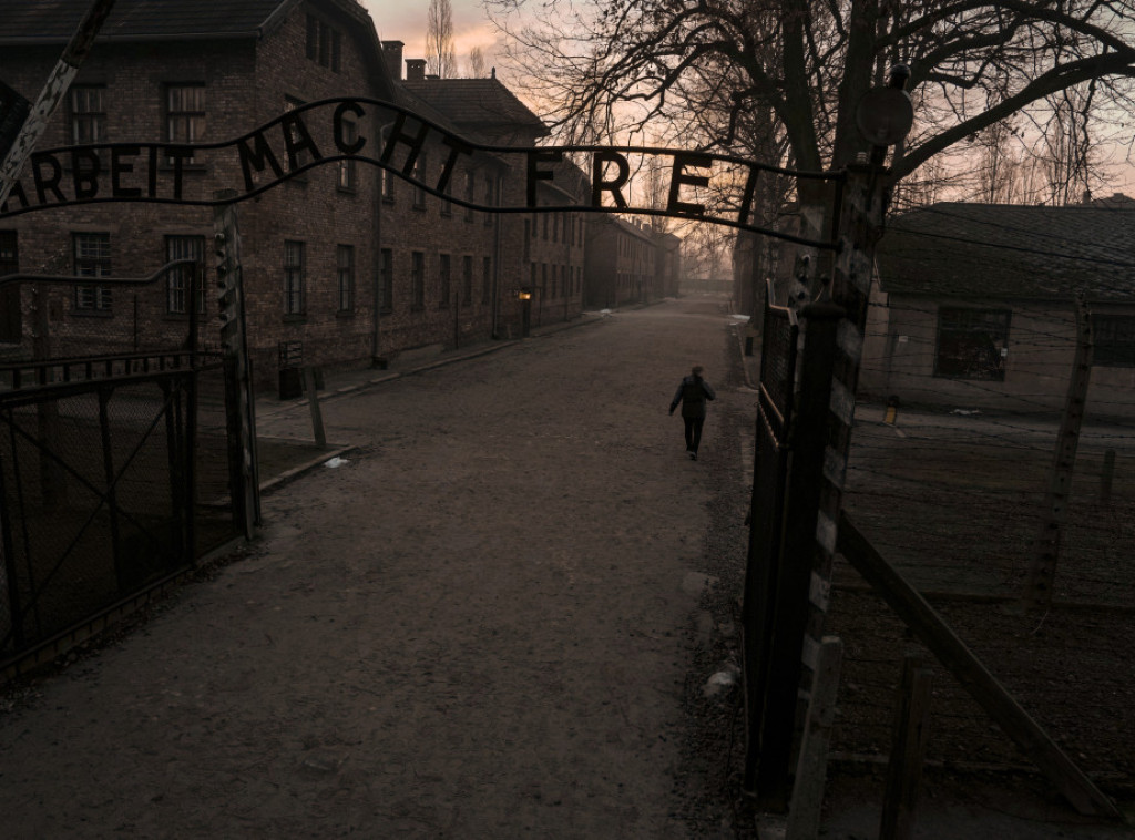 Tusk: Ne smemo zaboraviti lekcije iz prošlosti, zlo ne može ponovo trijumfovati