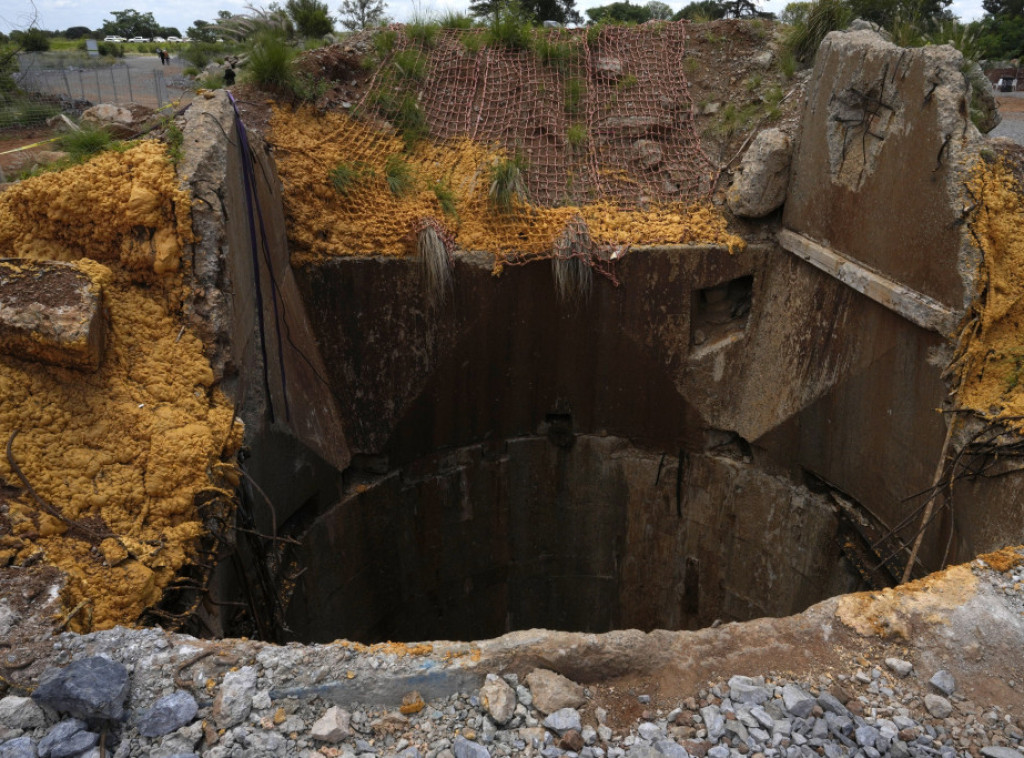 Vlasti u Južnoj Africi obustavile akciju spasavanja zaglavljenih rudara