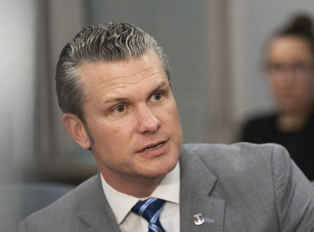 Ministar odbrane SAD: Američka vojska spremna da sprovede svaku odluku predsednika