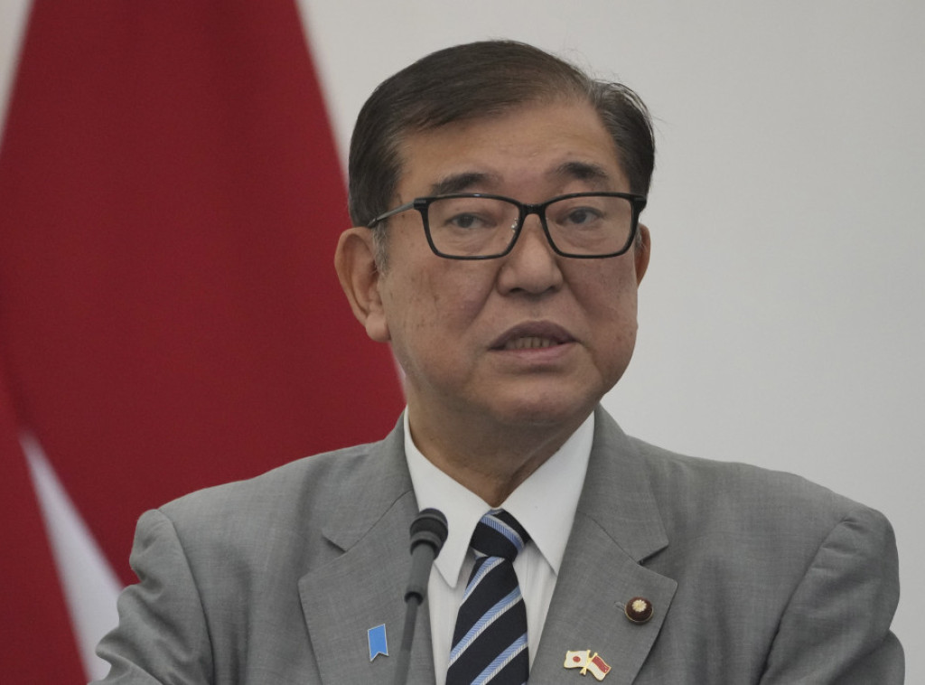 Službeni automobil premijera Japana udario u vozilo policije u Tokiju, nema povređenih