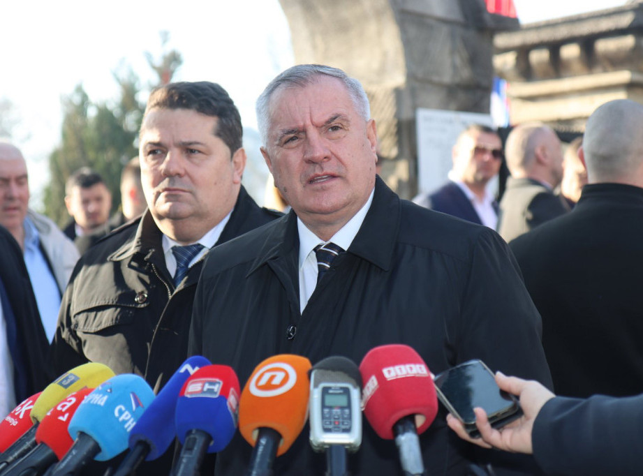 Srpska: Radovan Višković sa načelnicima gradova i opština; Trenutno stanje pod kontrolom