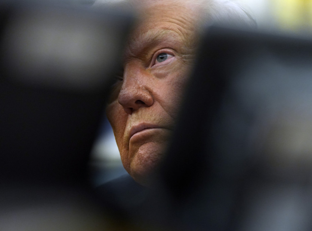 Tramp izdao naredbu o ukidanju sedam agencija