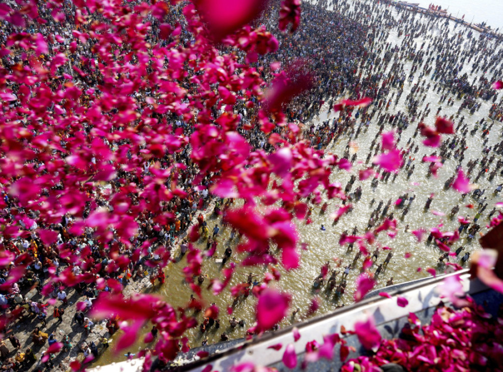 Više od 10 miliona vernika kupalo se u "svetim vodama" u Indiji zbog oprosta greha