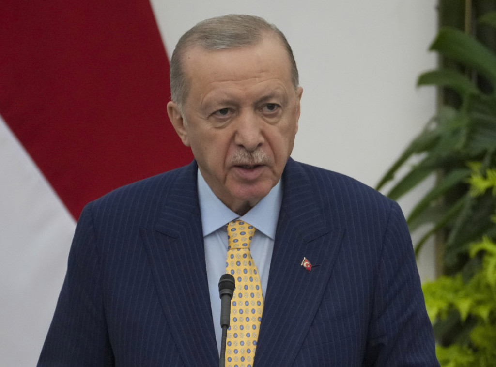 Erdogan: Turska neće oklevati da preduzme akcije protiv terorista u severnoj Siriji