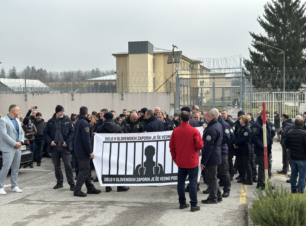 Zatvorski čuvari protestovali u Sloveniji zbog prentrpanosti zatvora, niskih plata