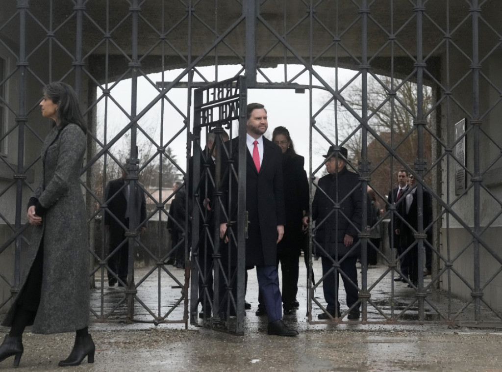 Džej Di Vens posetio memorijal koncentracionog logora Dahau pred sastanak sa Zelenskim