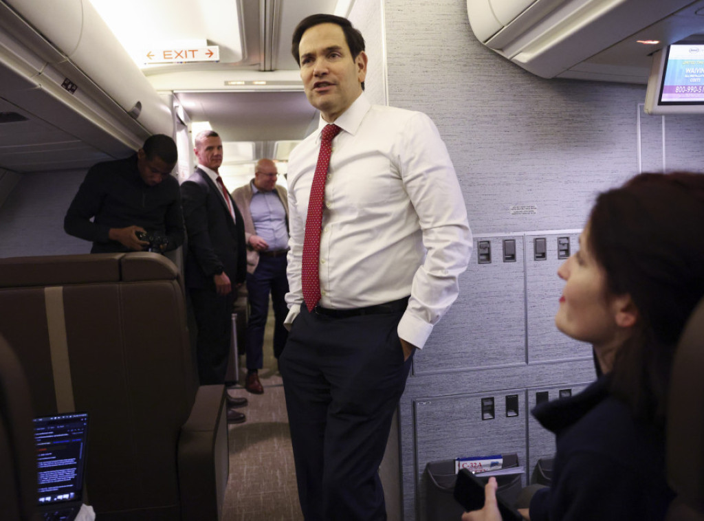 Avion u kojem je bio Mark Rubio zbog tehničkih problema morao da se vrati u Vašington