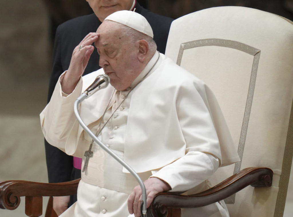 Papa Franja otkazao događaje u naredna tri dana nakon što je hospitalizovan