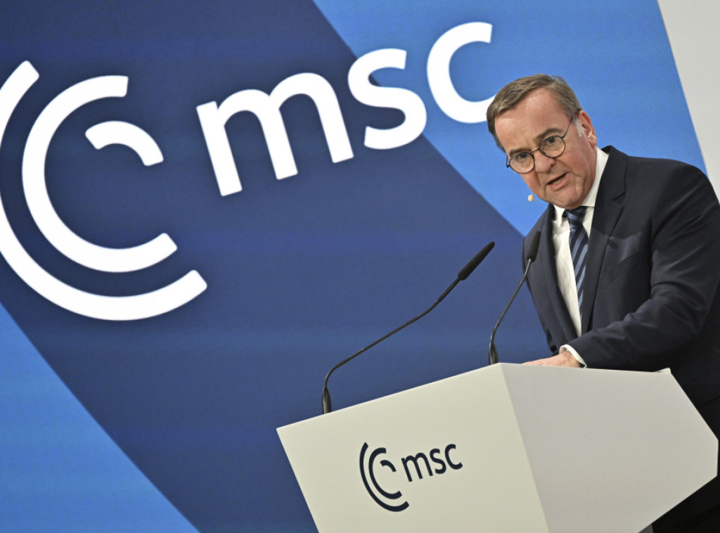 Pistorijus: Neprihvatljivo je porediti Nemačku sa autoritarnim režimom