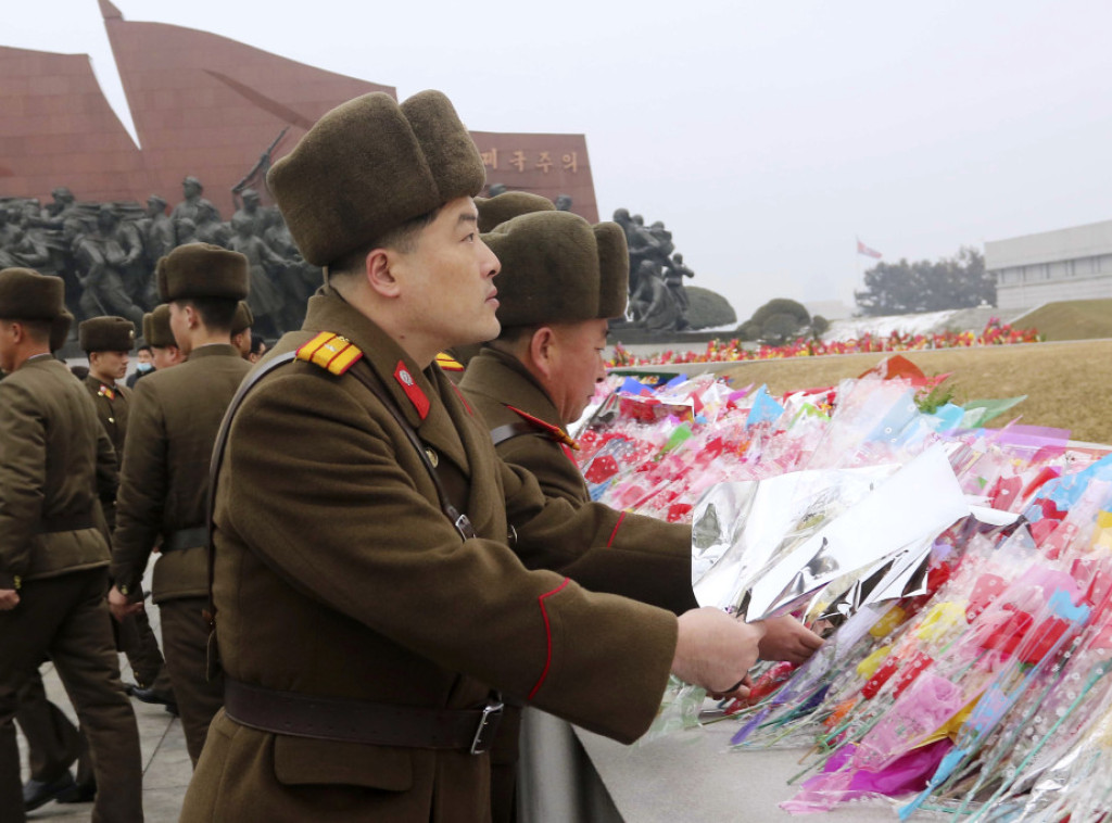 U Severnoj Koreji se obeležava 83. godišnjica rođenja bivšeg lidera Kim Džong-ila