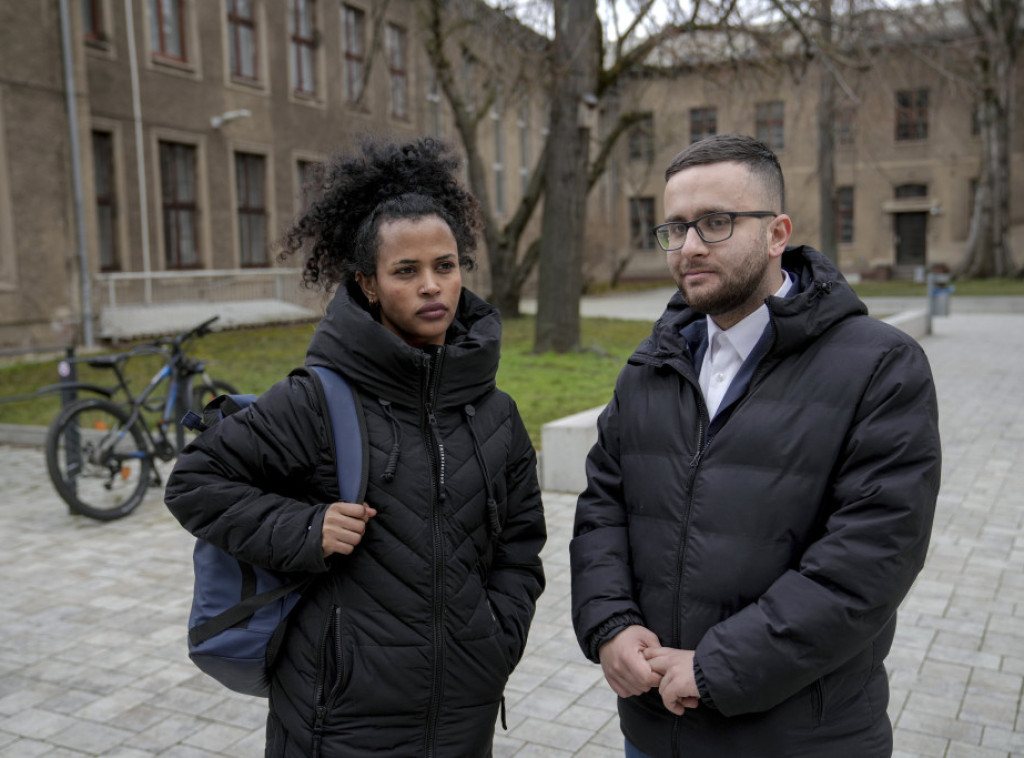 AP: Migranti u nemačkom gradu Magdeburgu kažu da se povećalo rasističko ponašanje