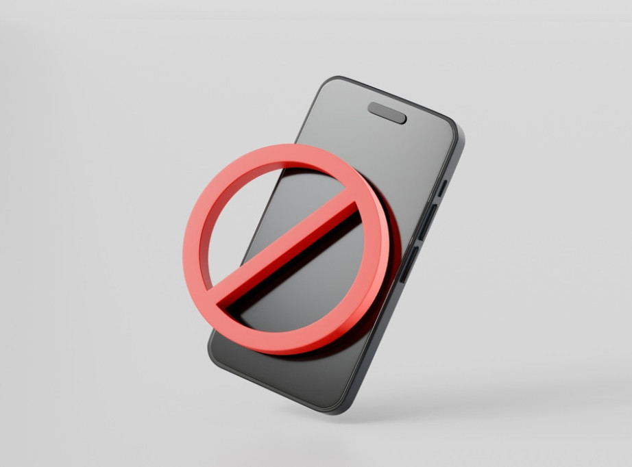 Hrvatska: Od danas zabranjeni mobilni telefoni u osnovnim i srednjim školama