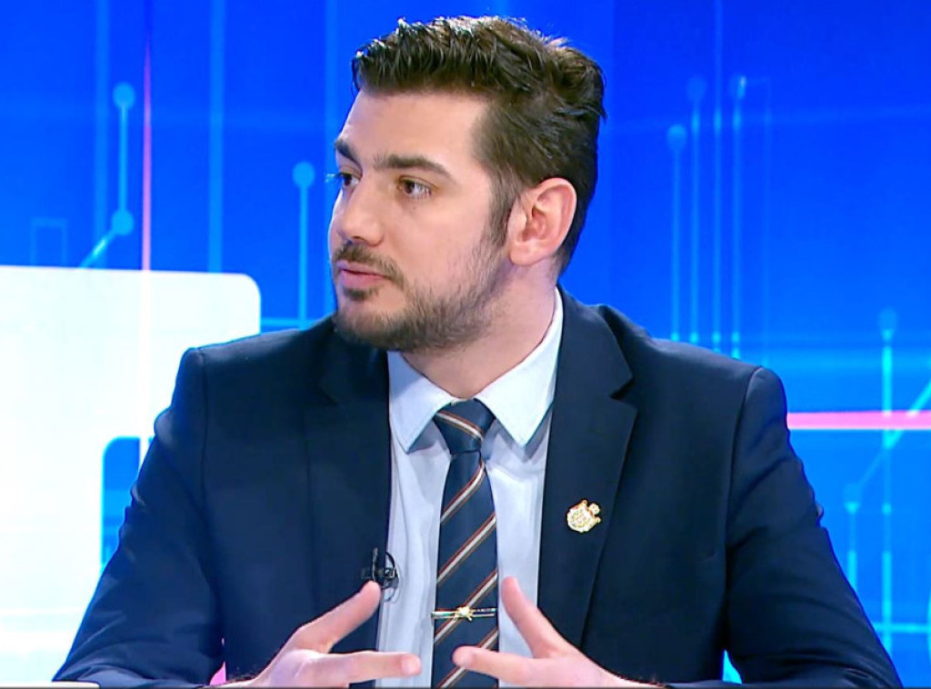 Aleksa Grubišić: Vučić posetama raznim krajevima Srbije odgovara na podršku naroda