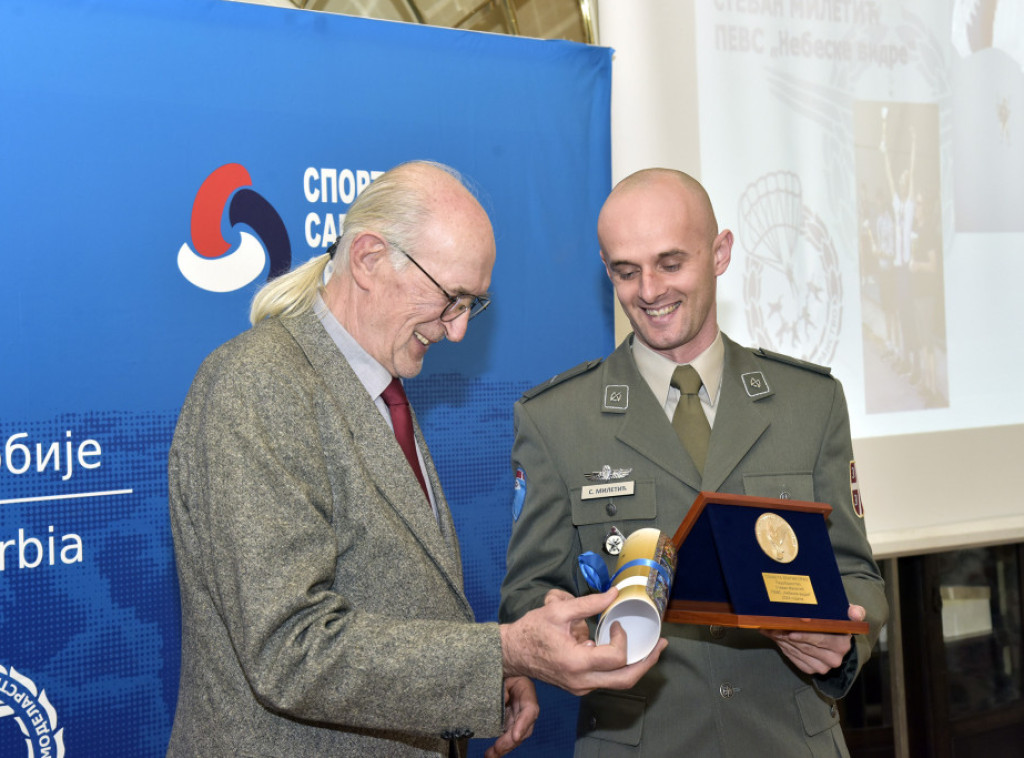 Vodnik Stevan Miletić iz 63. padobranske, najbolji padobranac u državi