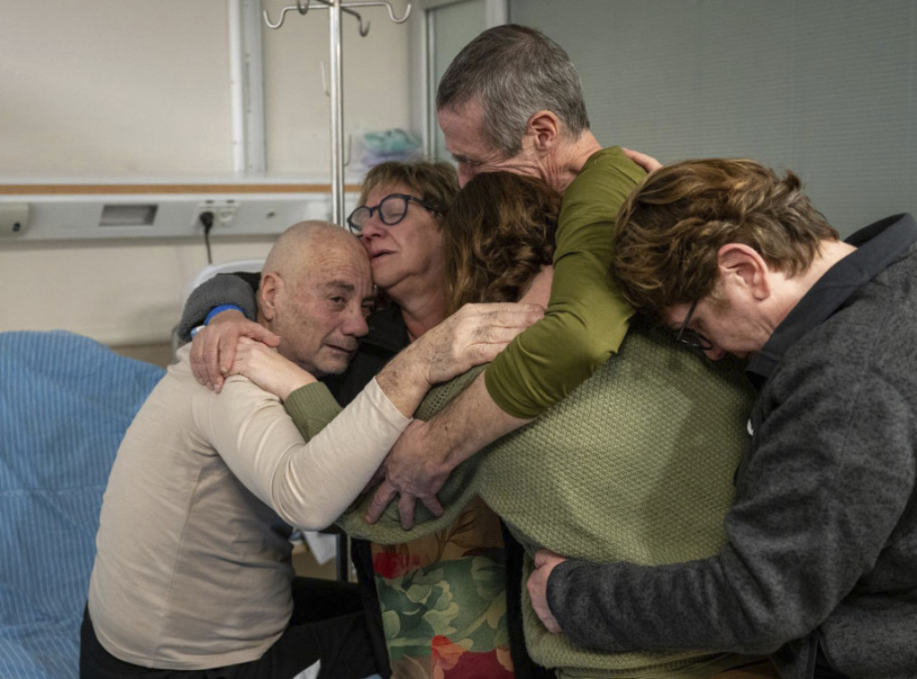 Očekuje se da Izrael danas oslobodi 602 palestinska zatvorenika u razmeni za 6 talaca