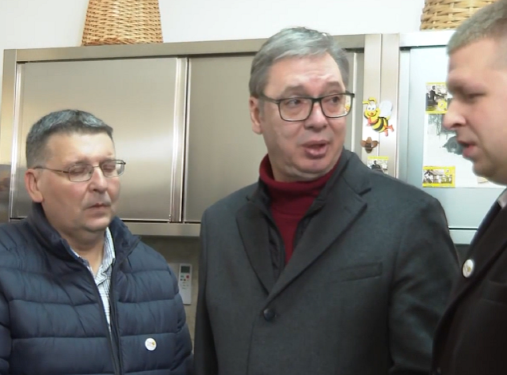 Vučić: Borba protiv falsifikata meda dala rezultate, povećana otkupna cena meda