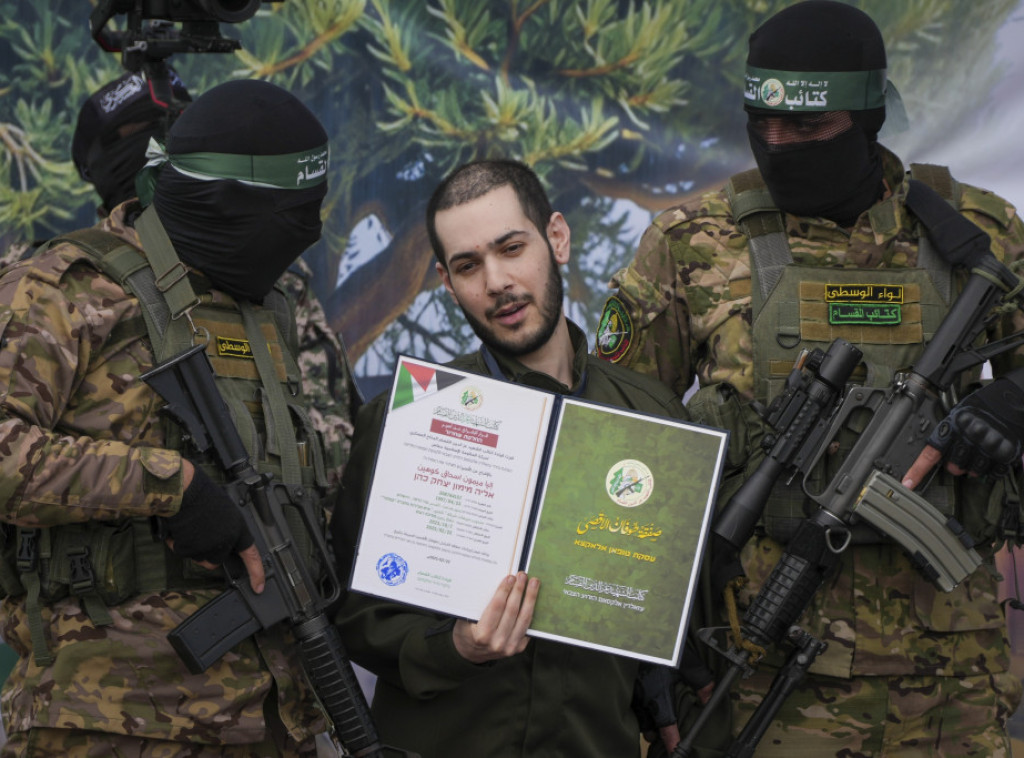Tajms of Izrael: I šesti Hamasov talac predat Crvenom krstu