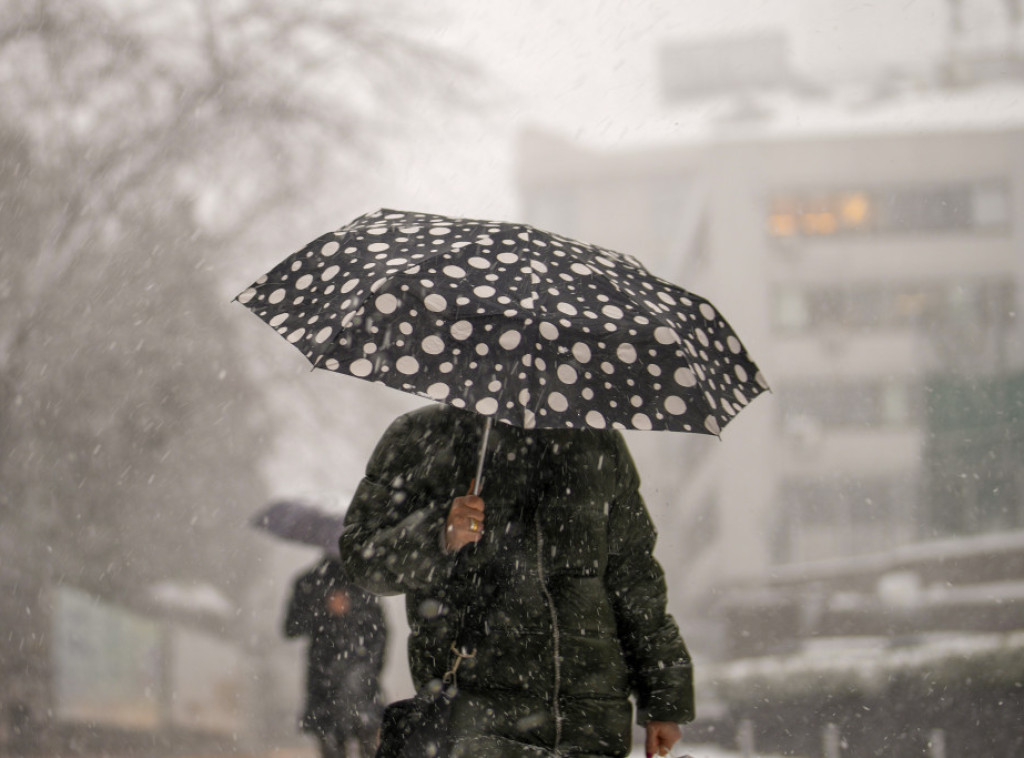 Zbog snega zatvoren brodski saobraćaj na Bosforu, otkazani neki letovi iz Istanbula