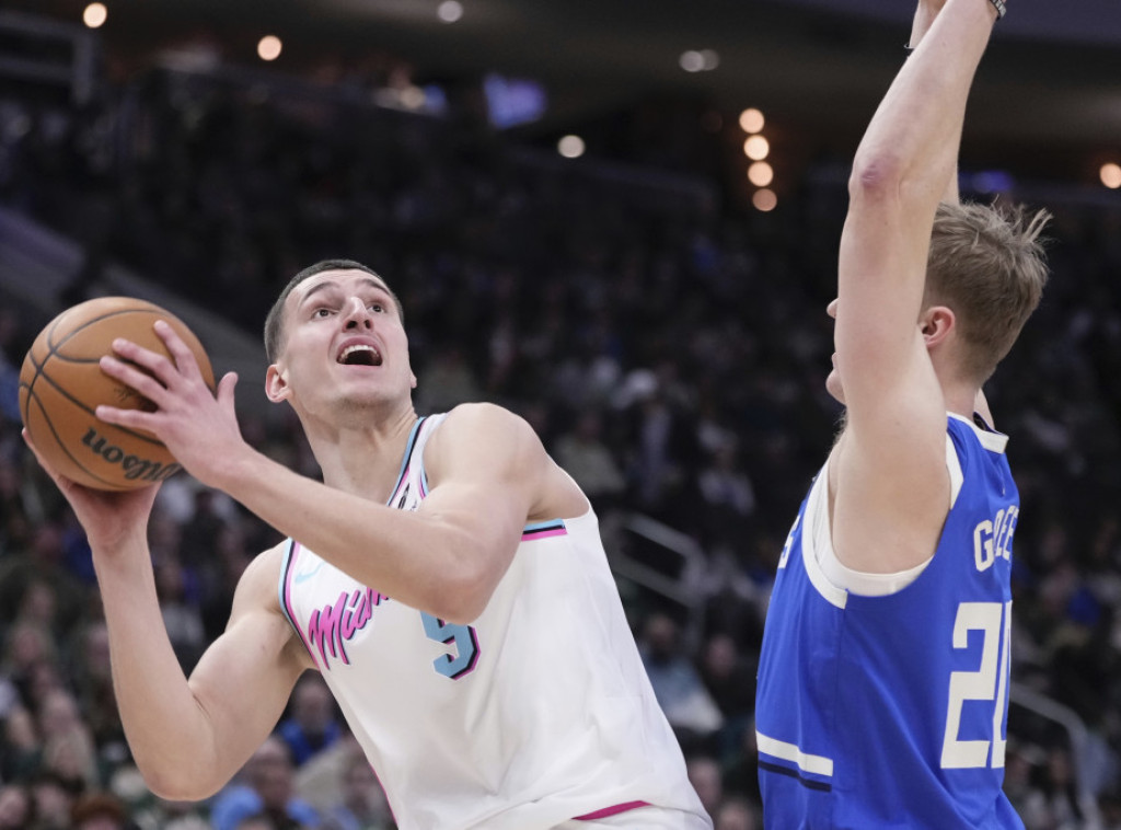 Košarkaši Majamija poraženi od Milvokija, Jović doživeo prelom šake