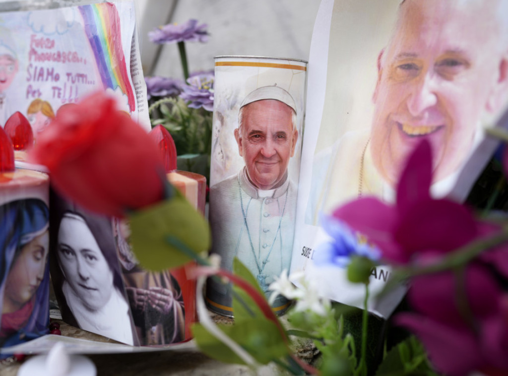 Vatikan: Papa Franja proveo mirnu noć u bolnici