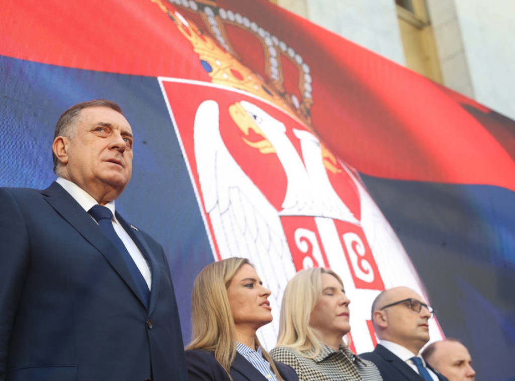 U Banjaluci završen miting podrške: Republika Srpska ne prihvata diktaturu i boriće se za svoje institucije