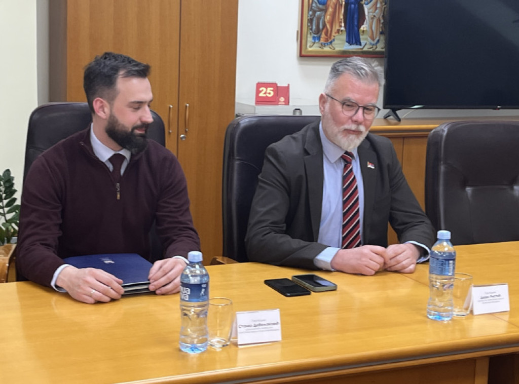 Ministar Ristić razgovarao sa zvaničnicima i medijima tokom radne posete Užicu i Čačku