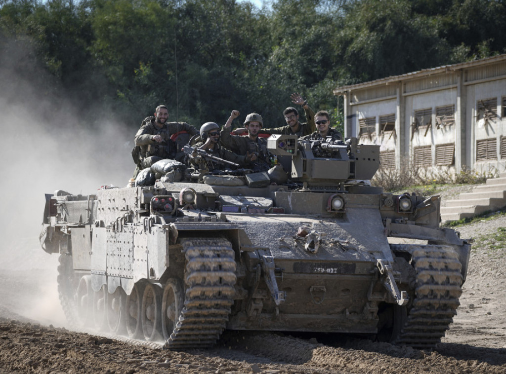 Izraelska vojska saopštila je da je pucala na brodove u blizini obale Pojasa Gaze