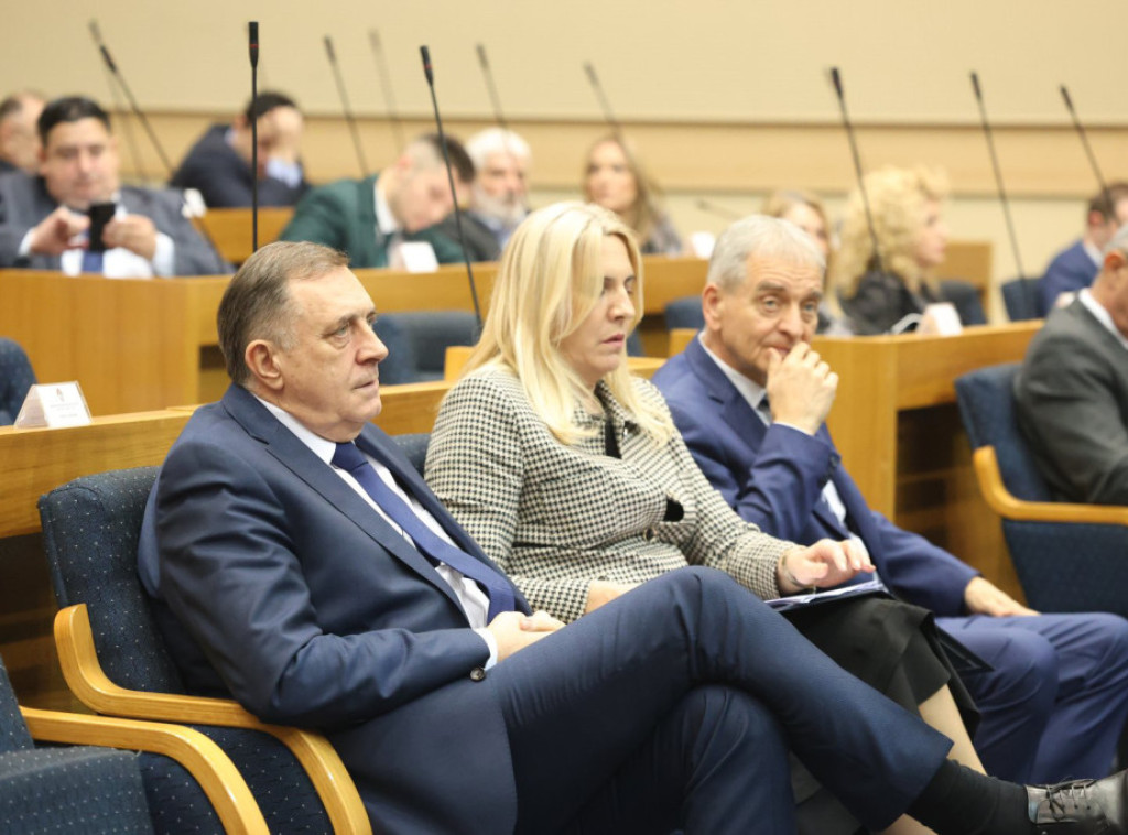 Dodik: Stranci su mislili da nikada neće biti osporeni, NSRS zaključke pretvara u zakone