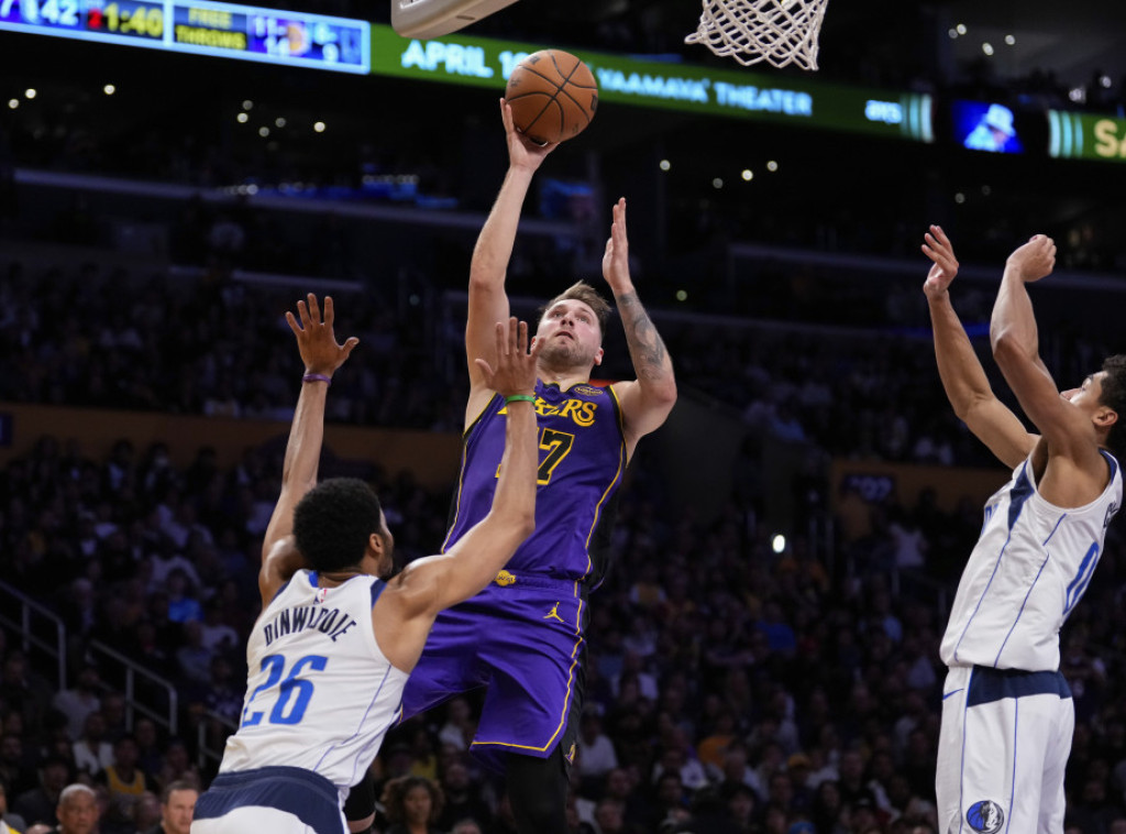 Tripl-dabl Dončića u pobedi LA Lejkersa protiv Dalasa